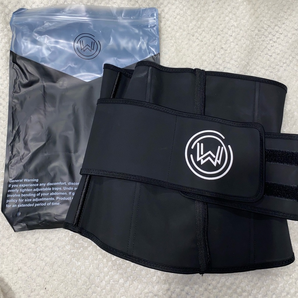 What waist black XL trainer